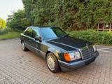Mercedes-Benz 300 Turbodiesel TD w124, Klima, Automatik, ASD - Mercedes-Benz 300 mit Diesel-Antrieb: Limousine