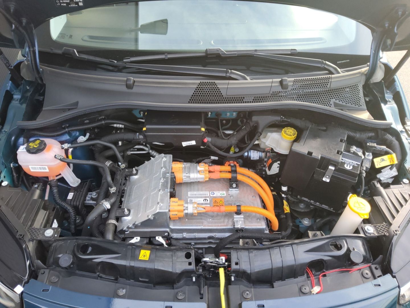 Fahrzeugabbildung Fiat 500e LED SHZ PDC DAB 360°DroneView Keyless CarPl