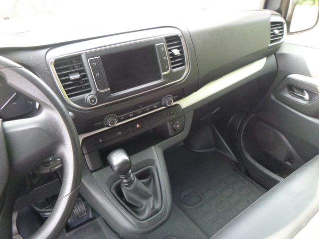 Vivaro Cargo M