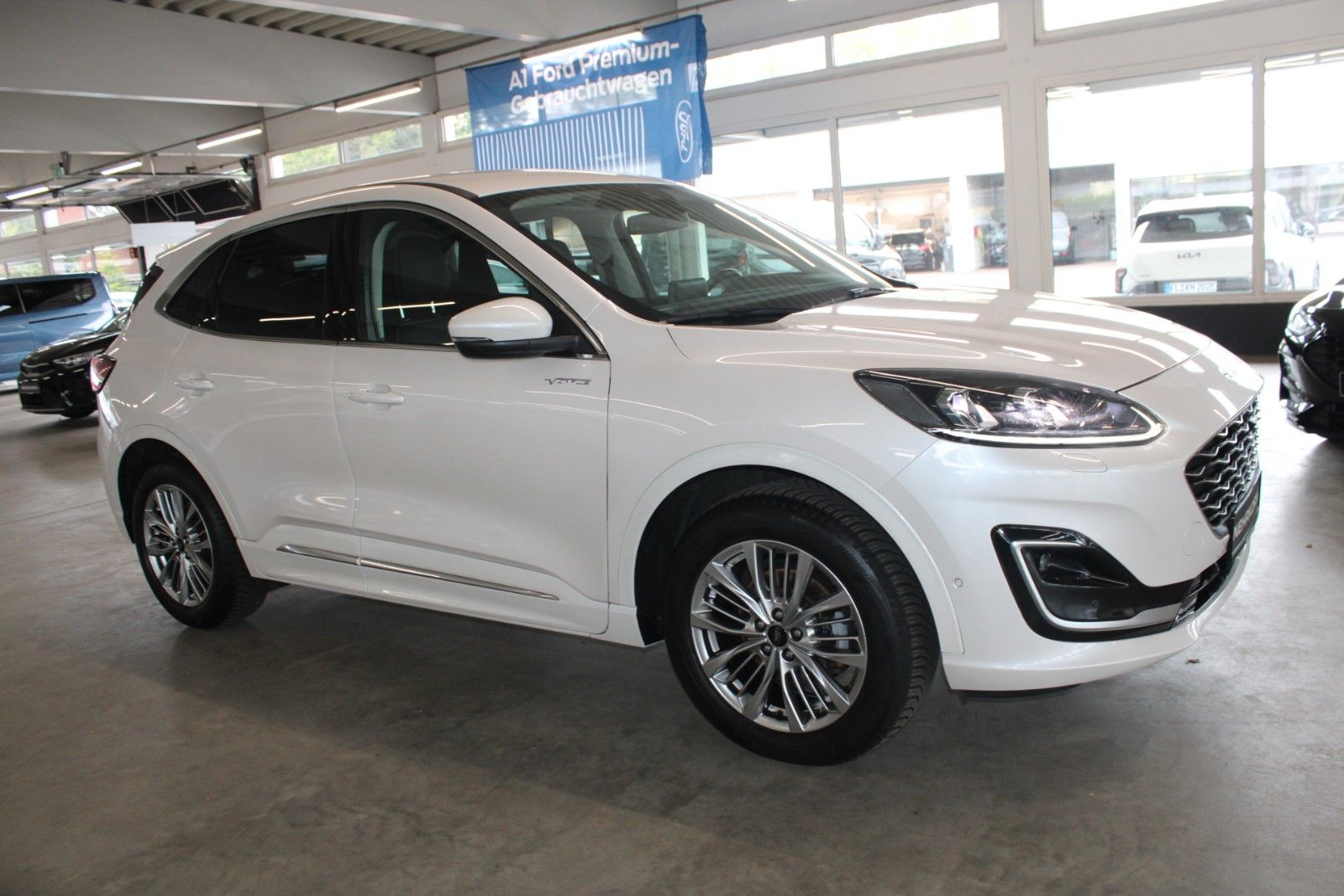 Fahrzeugabbildung Ford Kuga Vignale Aut. AWD LED AHK HUD 2xCAM B&O uvm.
