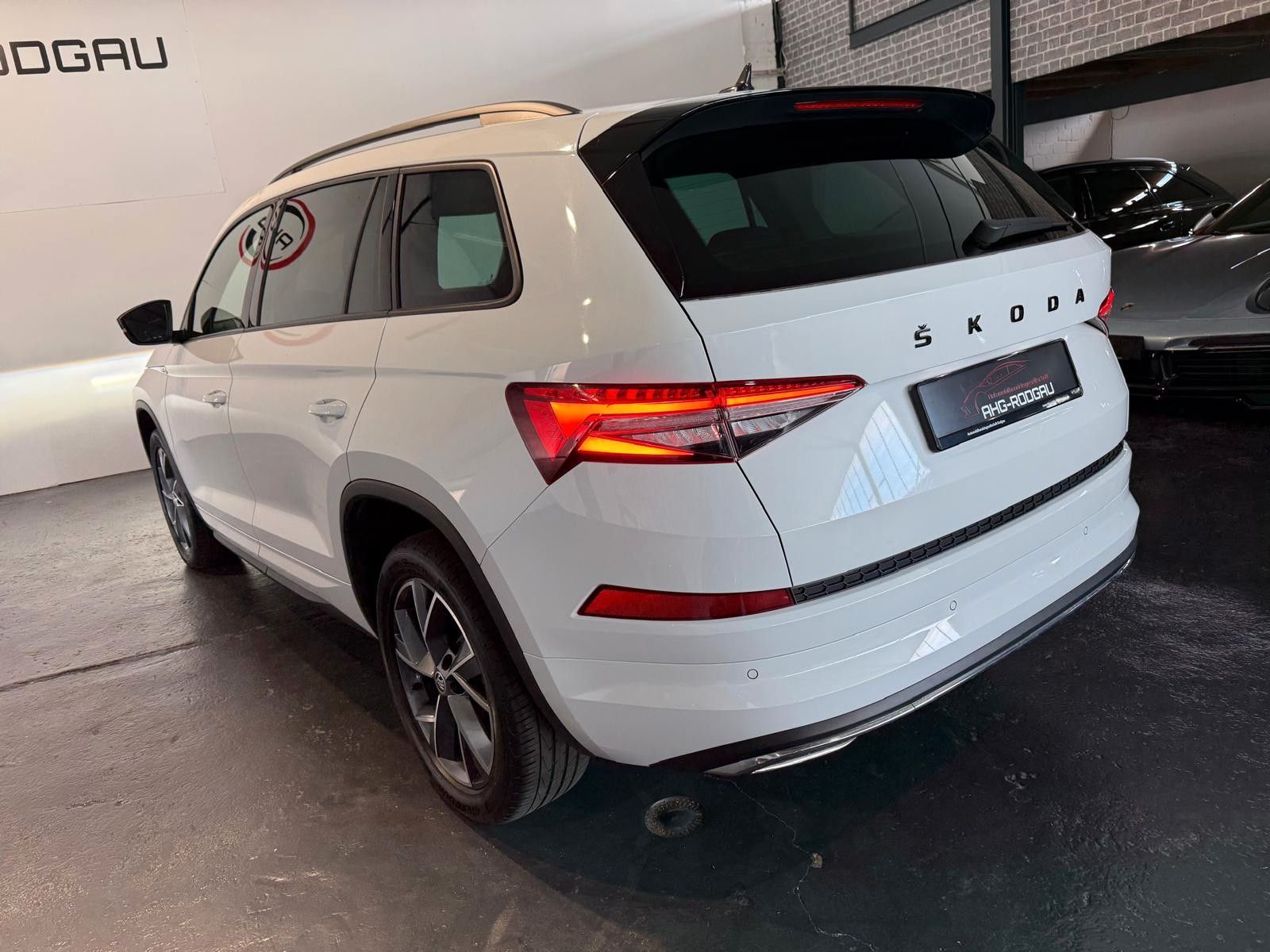 Skoda Kodiaq Sportline 4x4/AHK/NAVI/LED/Family foto 8