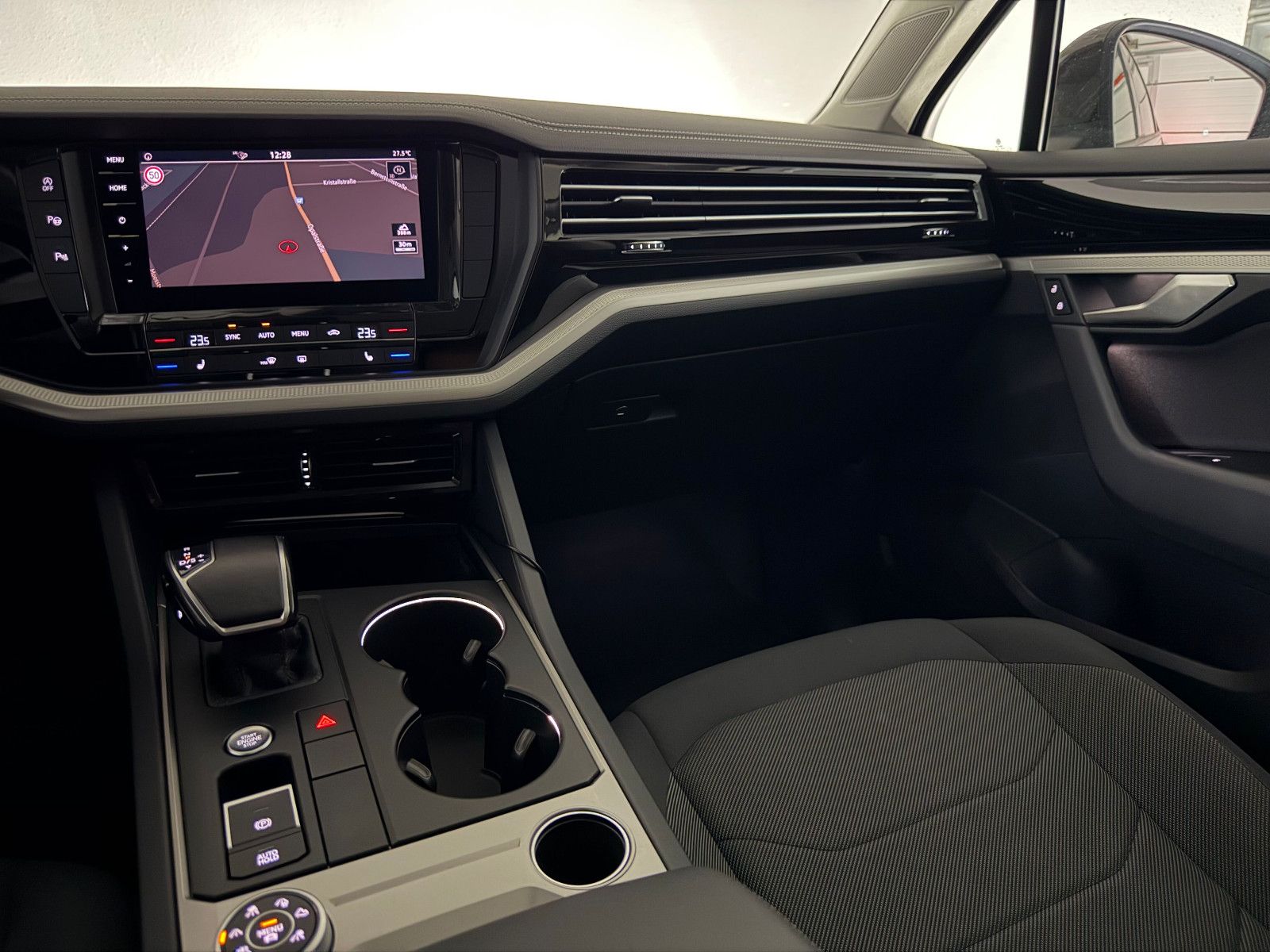 Fahrzeugabbildung Volkswagen Touareg 3.0 TDI 4Motion/KAMERA/ACC/AHK/LED