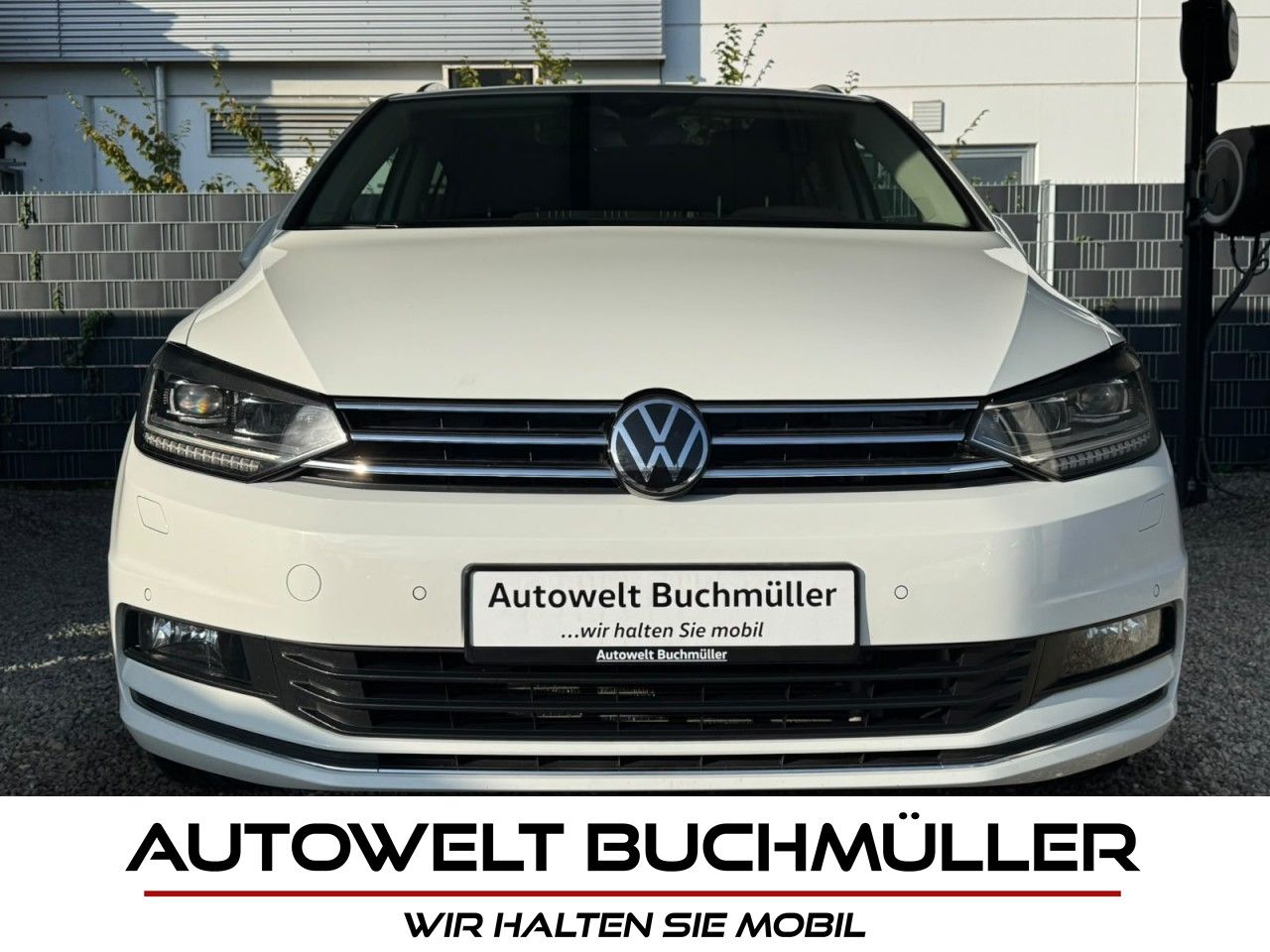 Gebrauchtwagen Volkswagen Touran Touran 2.0 TDI DSG,7-SITZE,PANO,AHK,LEDER,IQ-LED in Nersingen