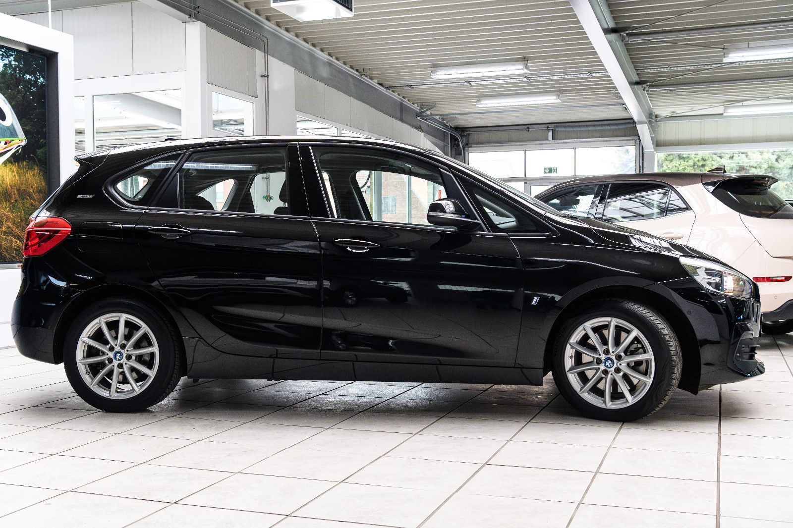 Fahrzeugabbildung BMW 2er Active Tourer 225 xe Advantage Kamera 165kw