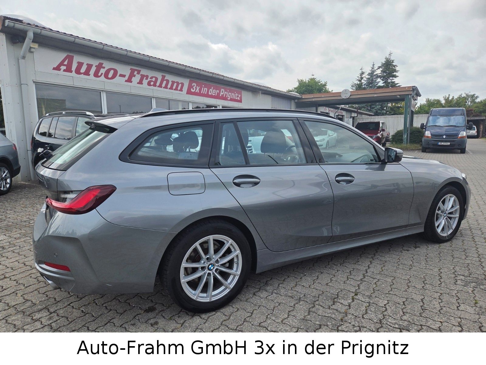 BMW 320 3 Touring 320 d xDrive LED NAVI foto 4