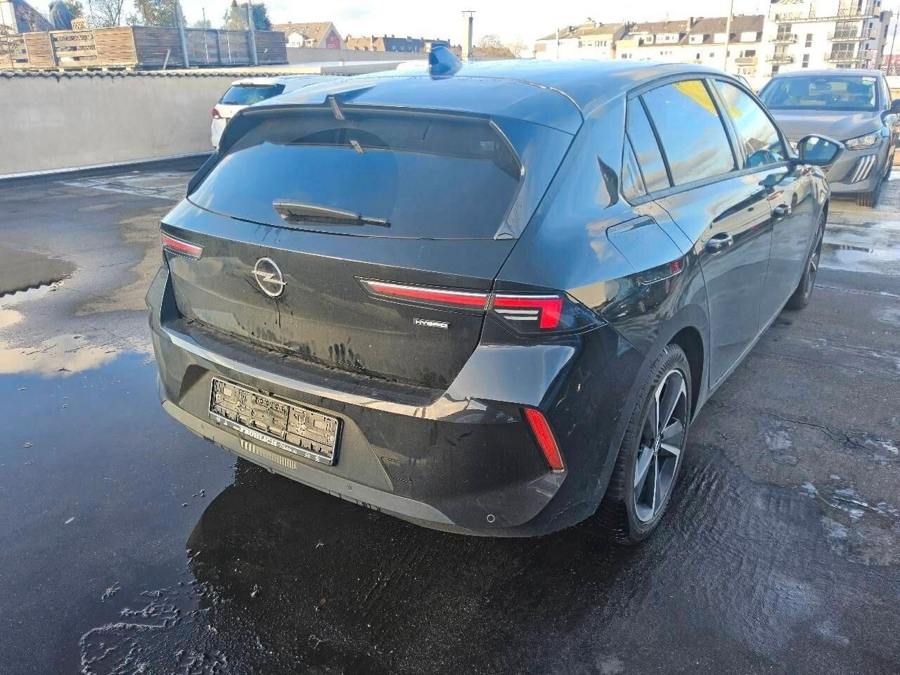Fahrzeugabbildung Opel Astra L Lim. 1.6 HYBRID EDITION NAVI/KAMERA/AHK