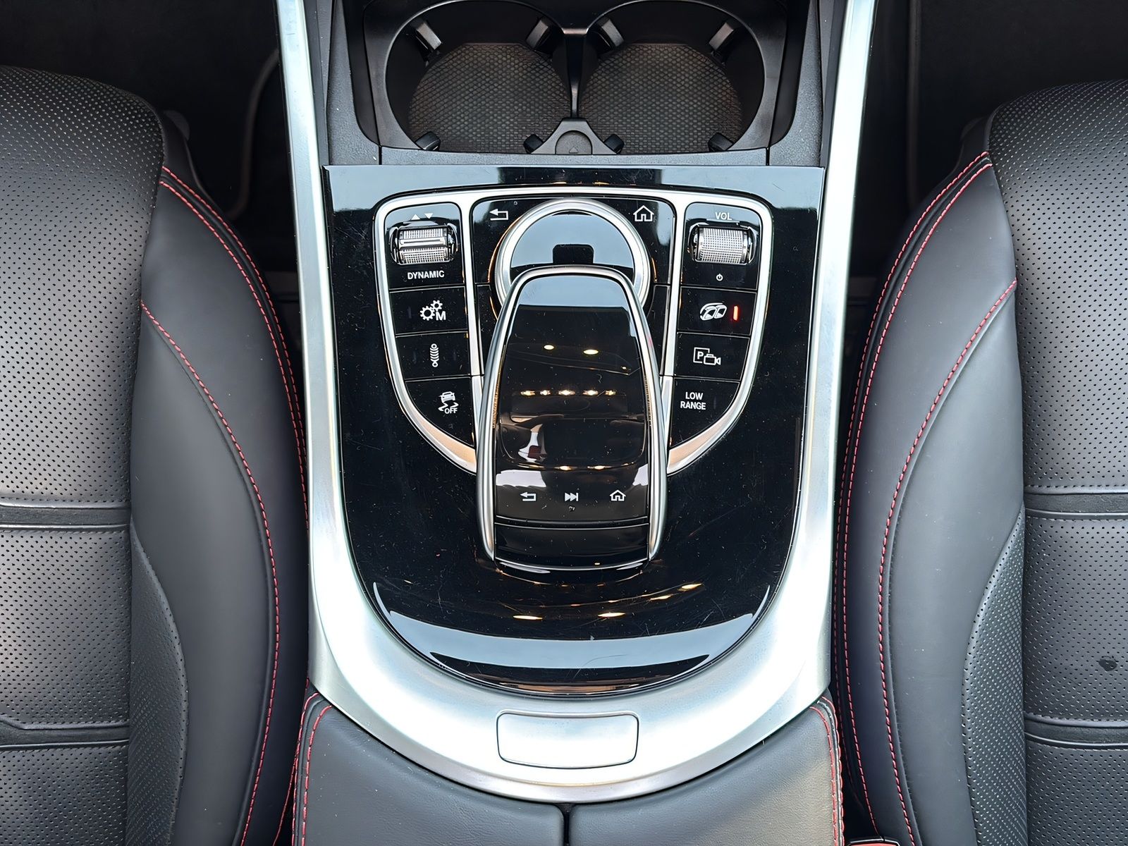 Fahrzeugabbildung Mercedes-Benz G 63 AMG NIGHT GSHD 360° BURMESTER AHK MULTIBEAM