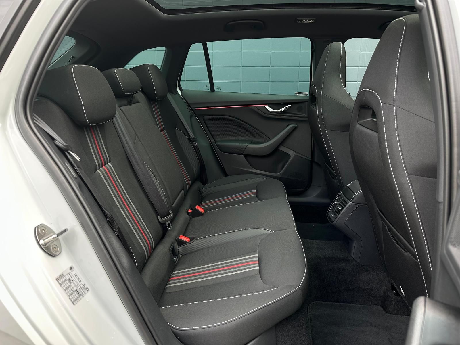 SKODA Scala 1.0TSI MONTE CARLO MATRIX#PANO#TEMPO#SPUR - Image 17