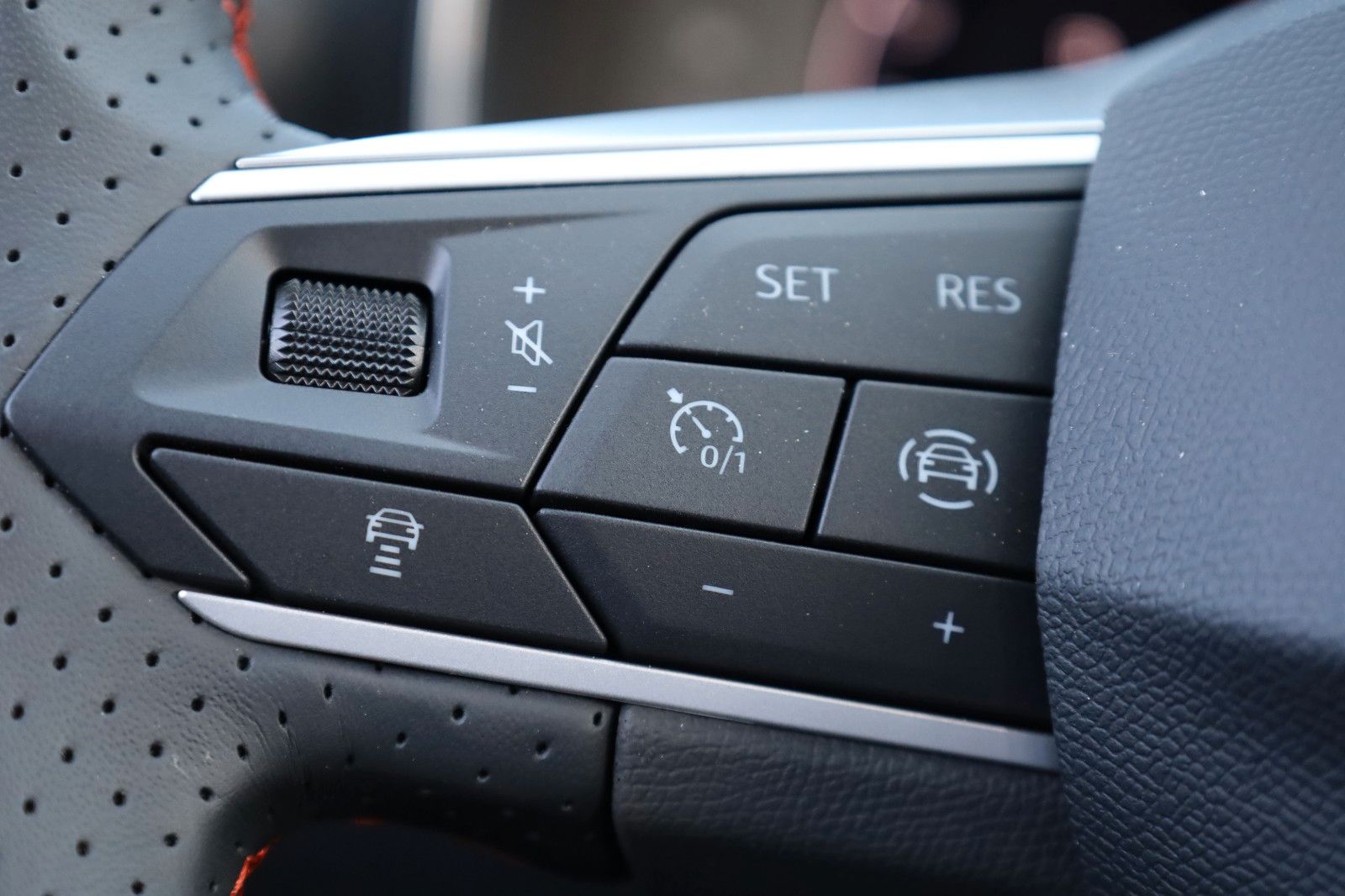 Fahrzeugabbildung SEAT Leon FR 1,5 TSI *LED*SHZ*PDC