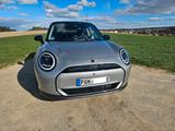 MINI Cooper E (J01), EZ 08/2024, Paket L, PaDa,  - silberne MINI Cooper E