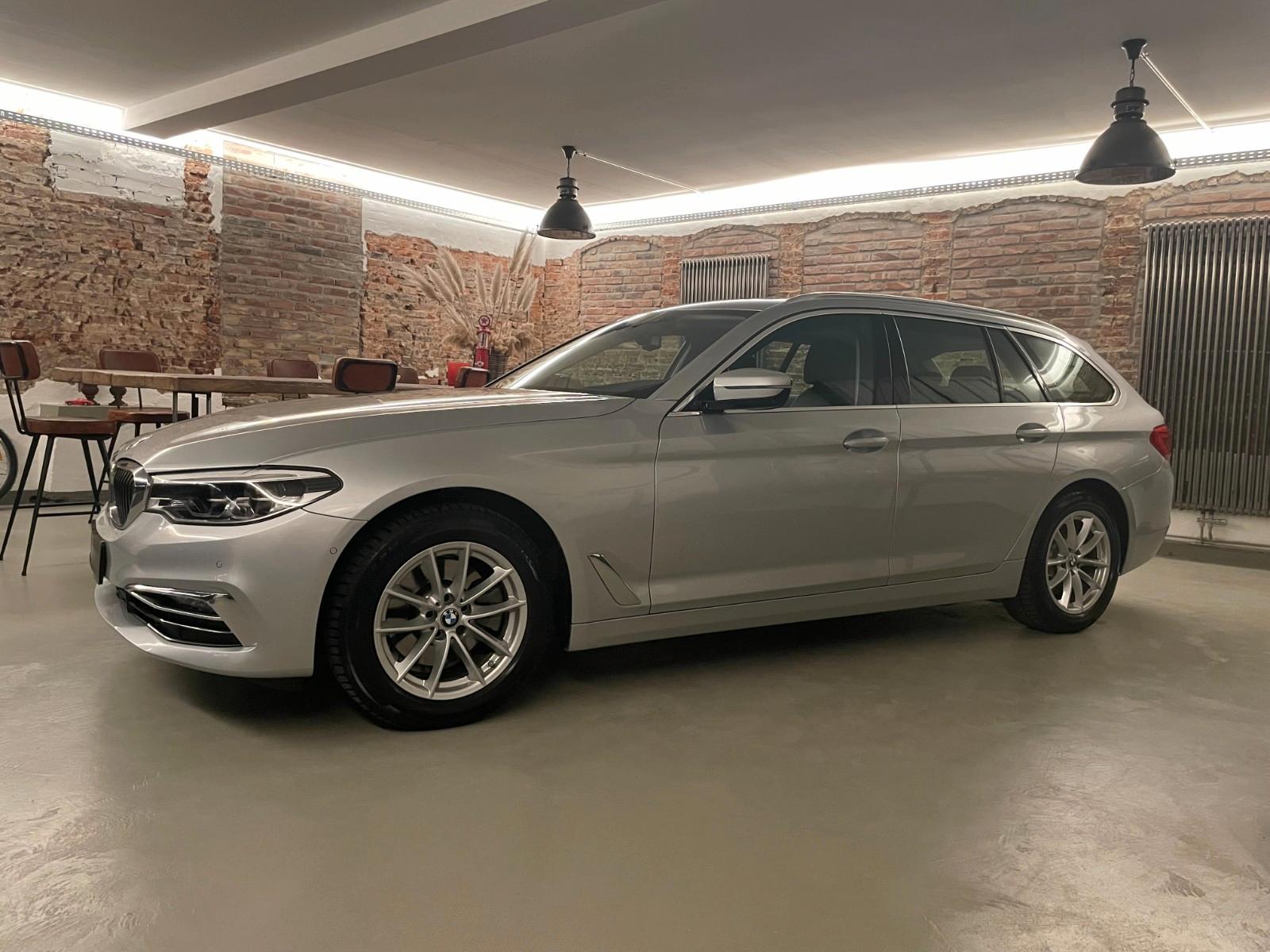 BMW 520 d xDrive Luxury Line *** Vollausstattung ***