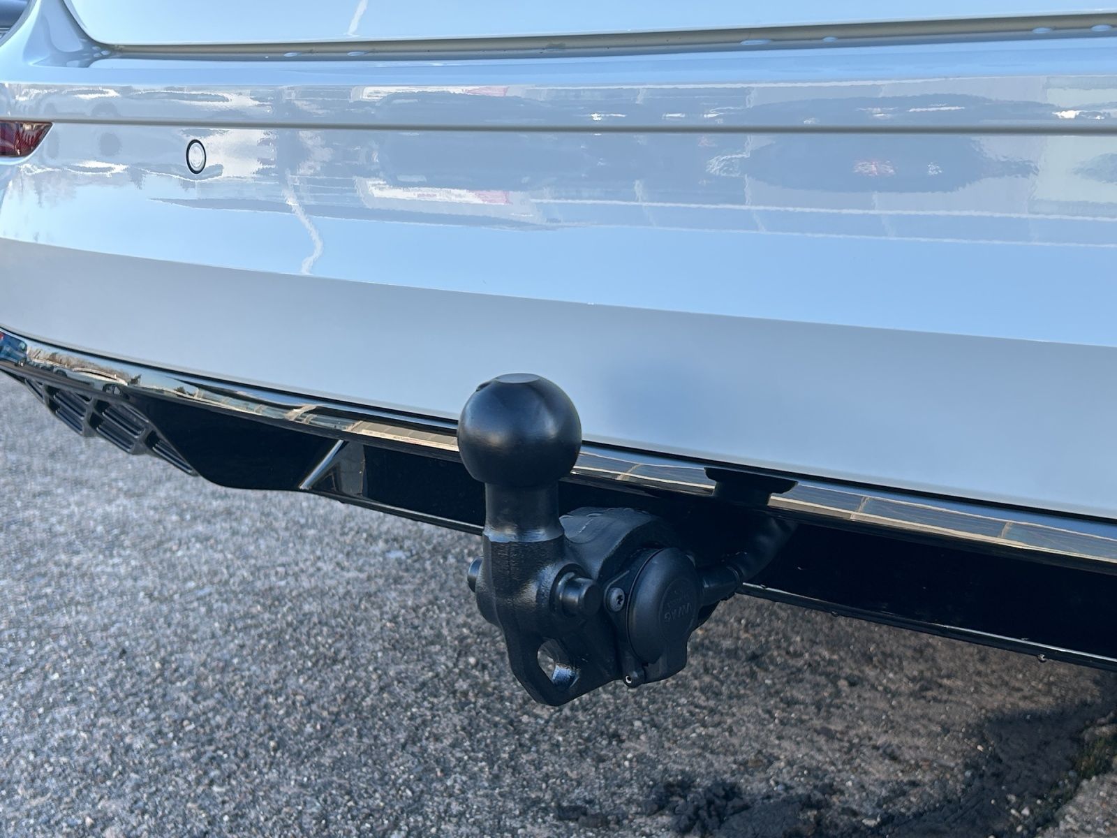 Fahrzeugabbildung Volkswagen Golf VIII Variant R-Line eTSI DSG LED+ ACC AHK S