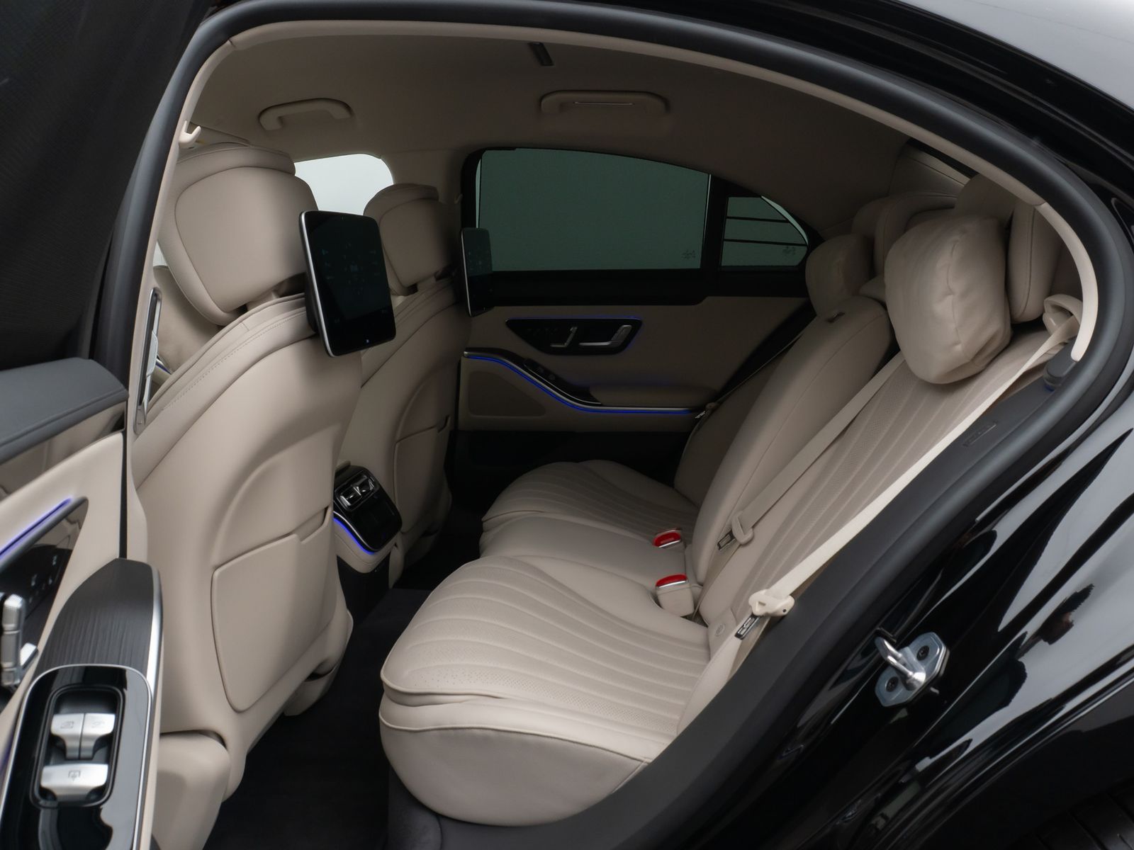 Fahrzeugabbildung Mercedes-Benz S 400d 4Matic HUD 360° 9G-Tronic MBUX Fond-Ent.