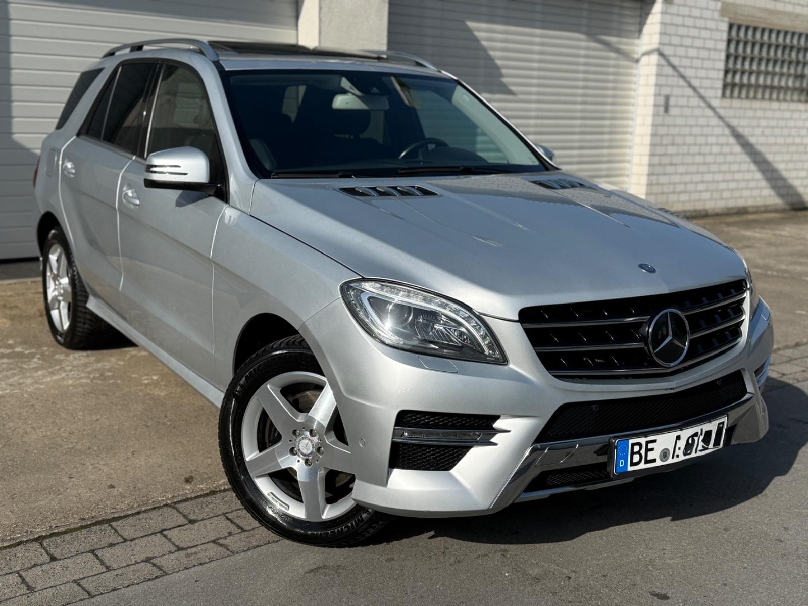 Mercedes-Benz ML 350 CDI AMG-LINE DISTRONIC/KAMERA/SCHIEBEDACH