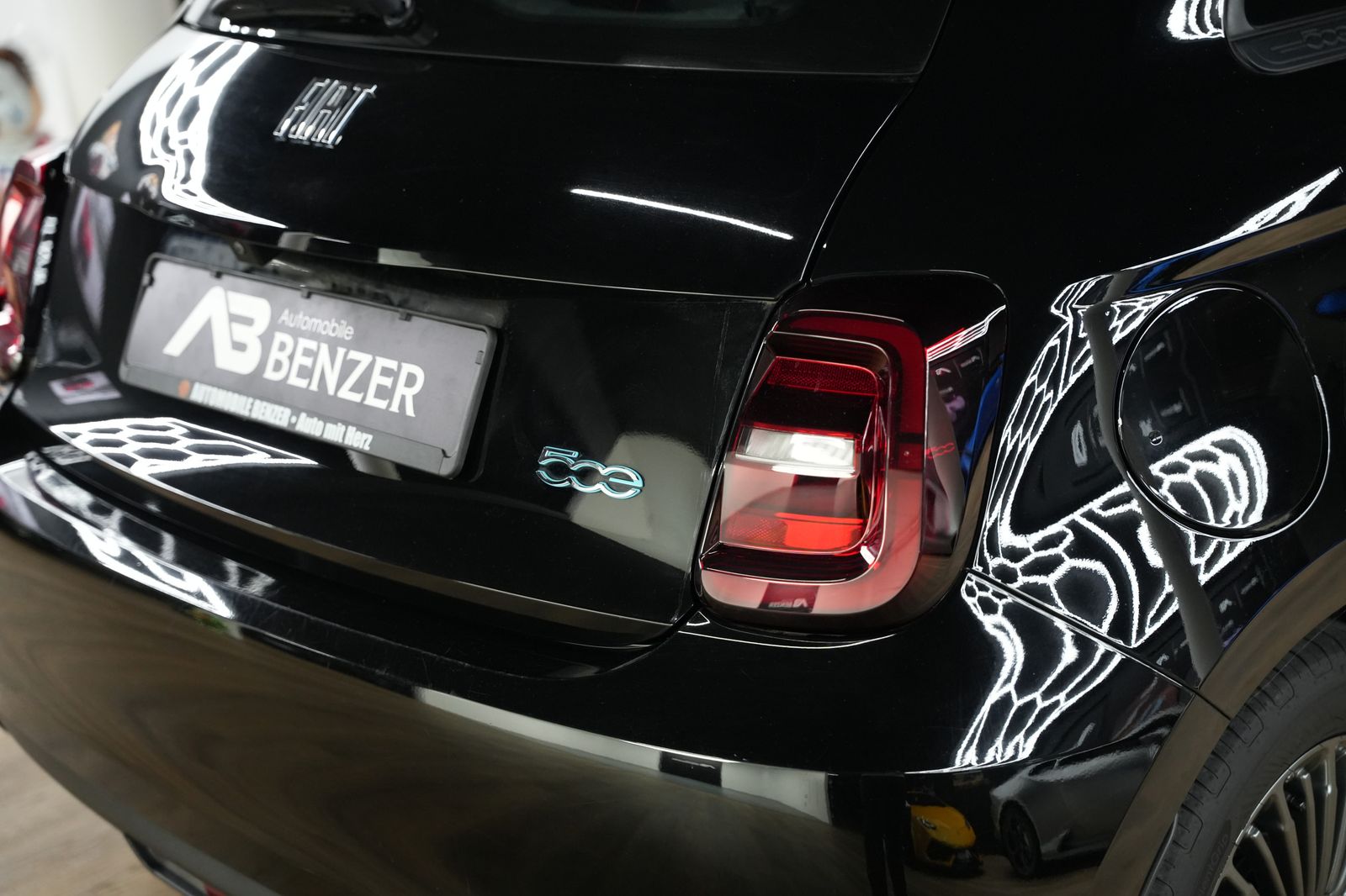 Fahrzeugabbildung Fiat 500 Icon 42 Kwh *KeylessEntry*Navi*LED*Kamera