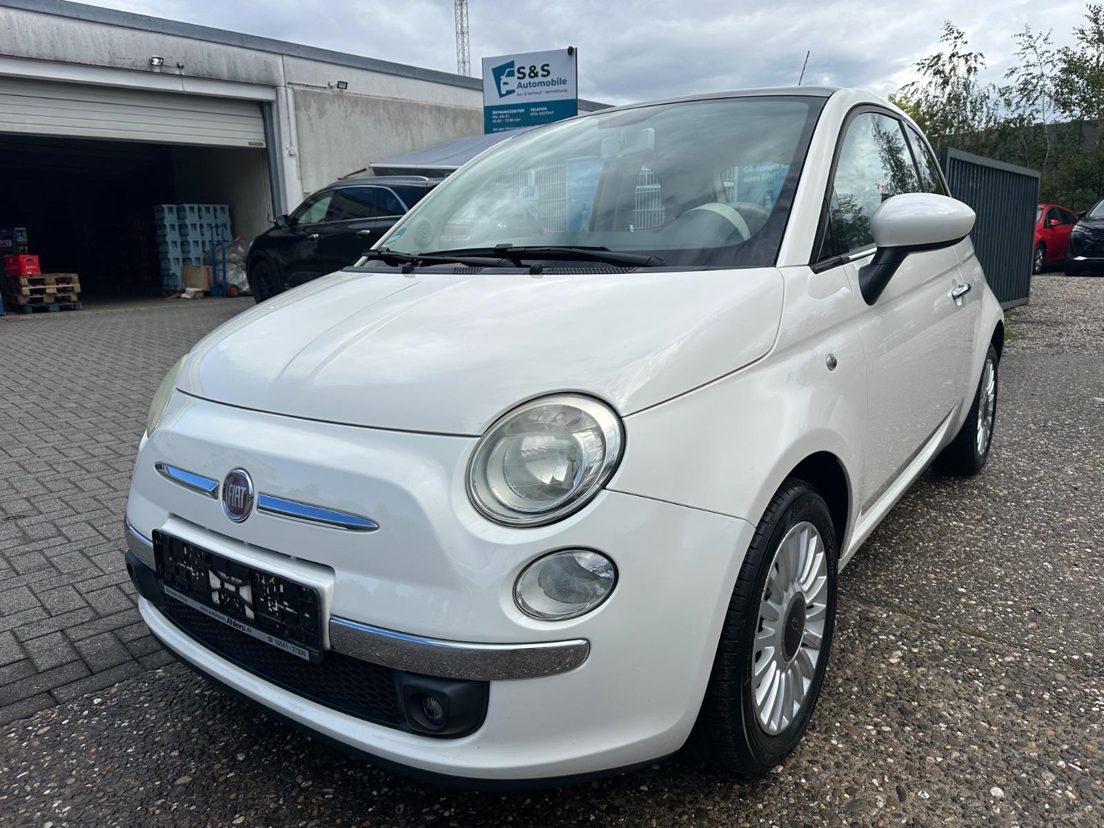 Fiat 500 Lounge 1HAND HU/AU NEU KLIMA PANO