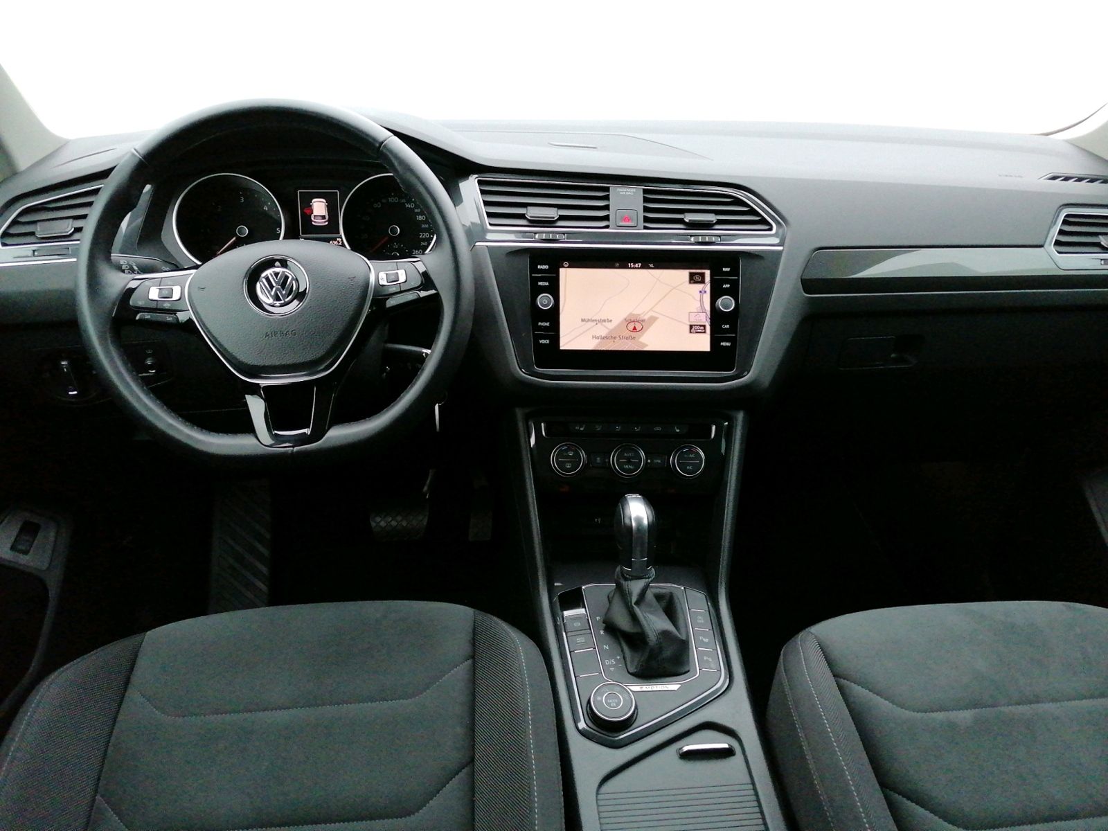 Tiguan 2.0 TDI DSG 4M R line STHZ+KAMERA+HEAD-UP