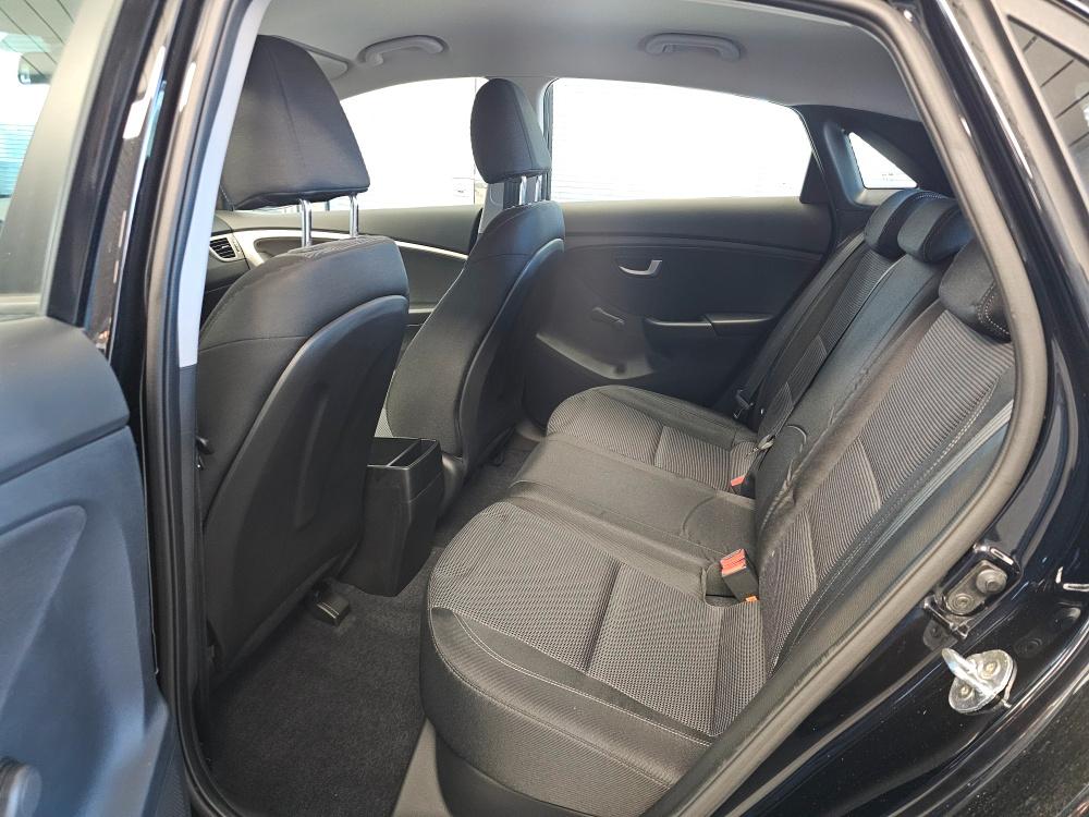 Hyundai i30 1.Hand,PDC,Klimaautomatik,Winterräder