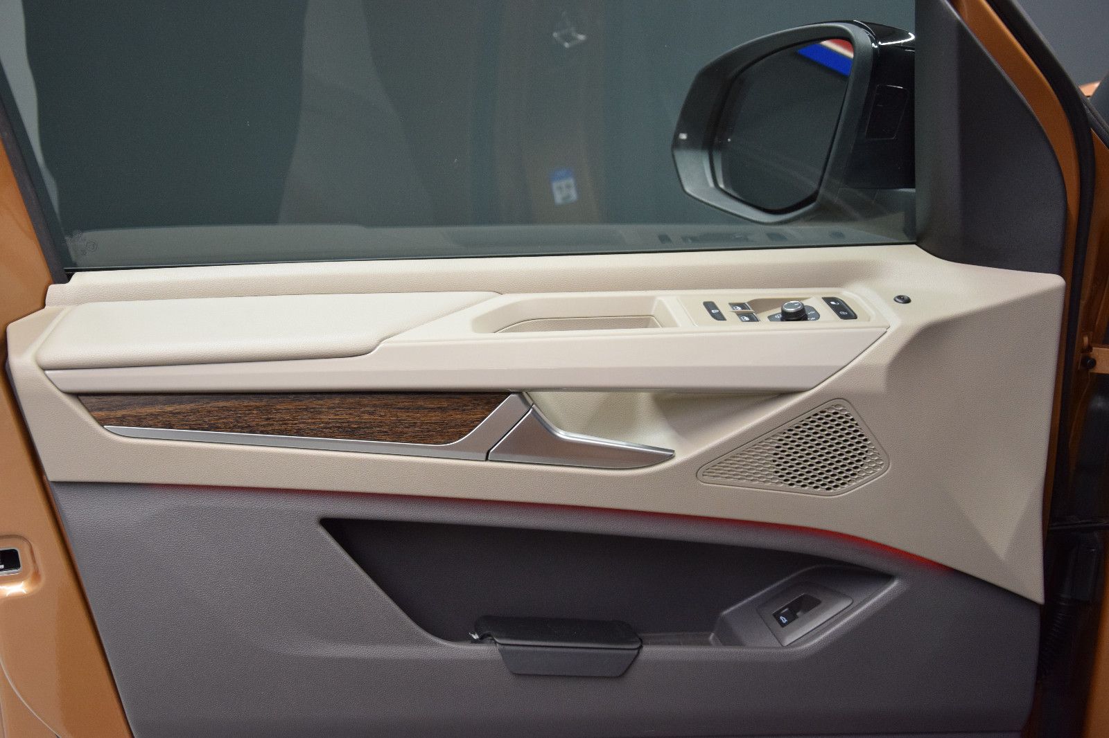 Fahrzeugabbildung Volkswagen T7 Multivan Style 7-Sitze HuD AHK Alcantara LED