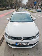 Volkswagen Jetta 1.4 TSI 90 kW DSG Highline XENON KESSY  - Volkswagen Jetta: 1.9