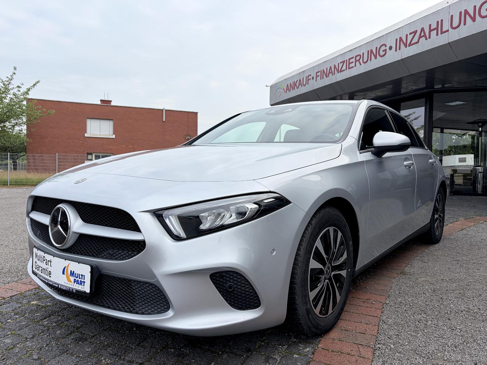 Mercedes-Benz A 200d LED NAVI AHK SHZG PDC DSG