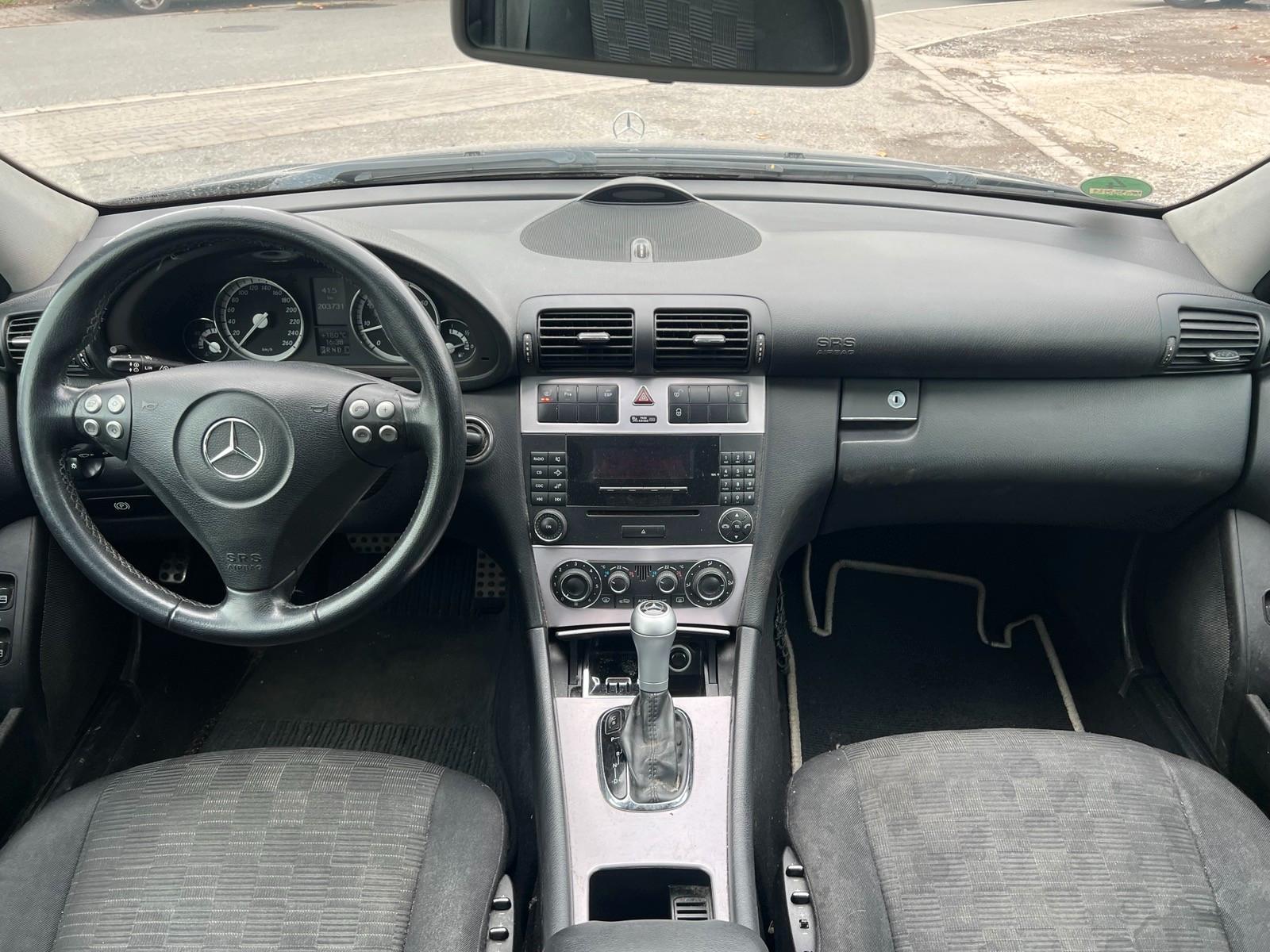 Mercedes-Benz C180 2005 — photo 8