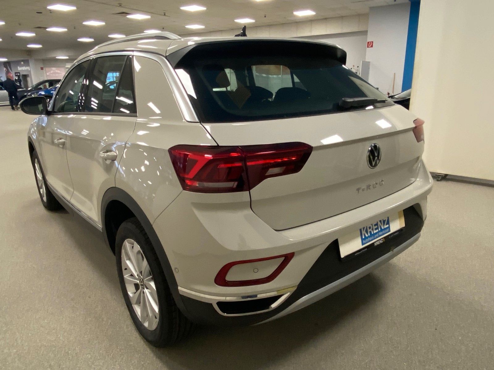 Fahrzeugabbildung Volkswagen T-Roc 1.5 TSI  DSG Style+Sportedition+Stauassist