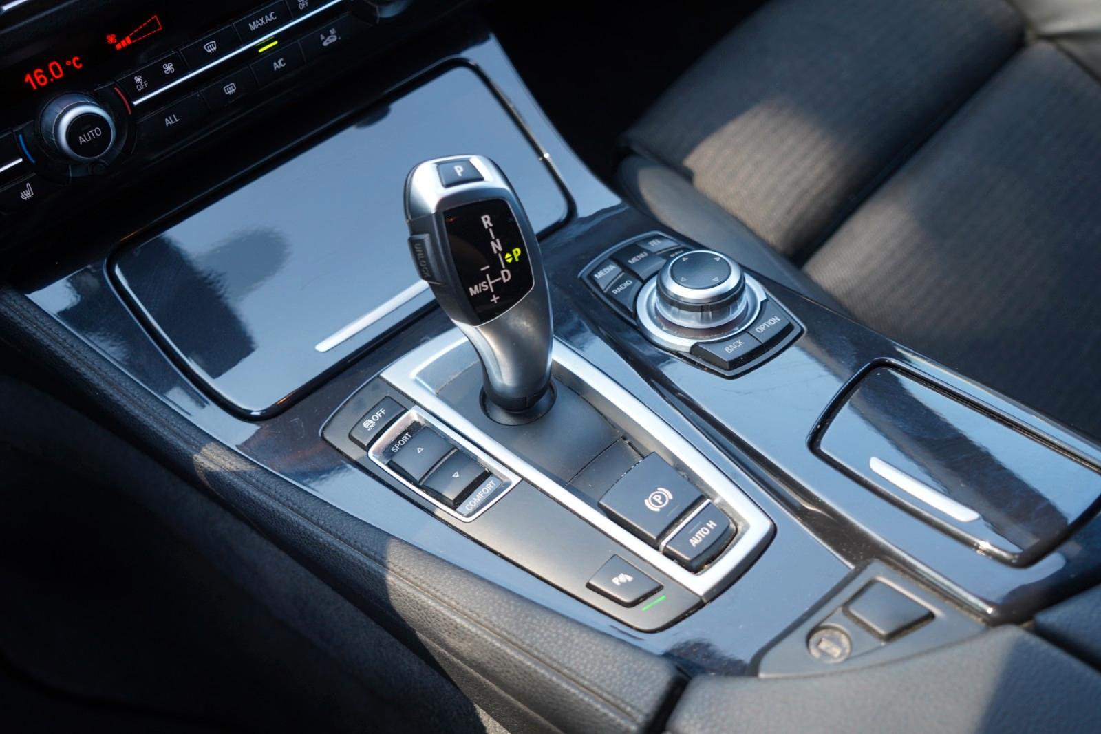 BMW 520d F11 Touring Bi-Xenon*Navi*Temp*AHK*