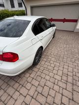 BMW 318i - - BMW 318 aus 2011: 318i