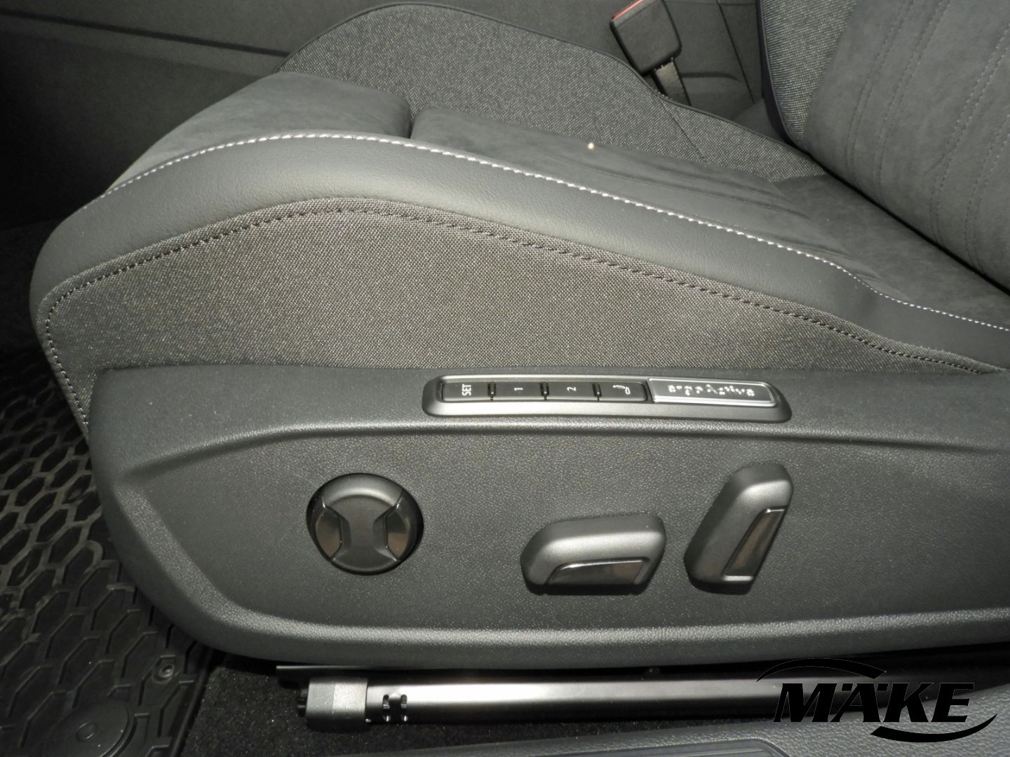 Golf Edition 50 1.5 eTSI DSG HUD AHZV DCC RFK PD