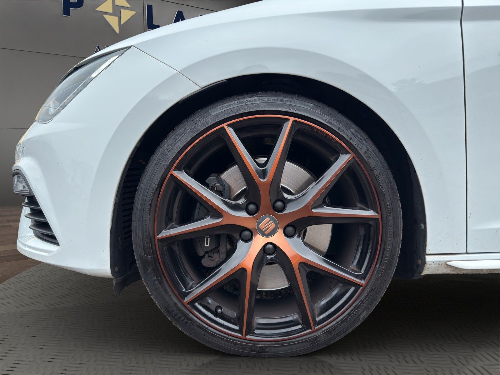 Fahrzeugabbildung SEAT LeonST Cupra*Pano*ACC*Soundsystem*Carplay*Allrad