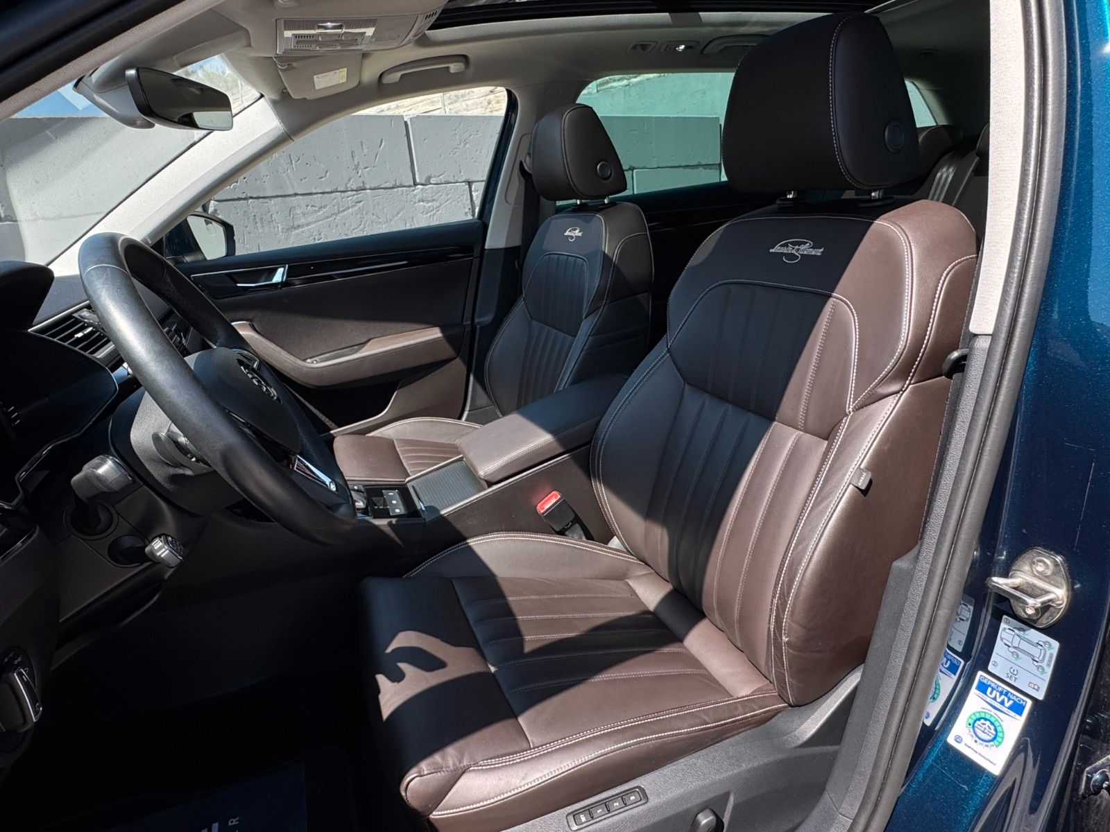 Fahrzeugabbildung SKODA Superb 2.0 TSI L&K Canton Pano Mem. ACC AHK LED