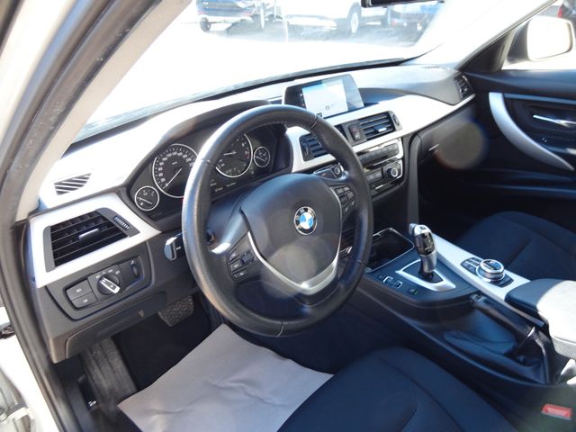 Fahrzeugabbildung BMW 320i Advantage/LED/Navi/84TKM/Automatik/