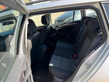 Volkswagen Golf - 10