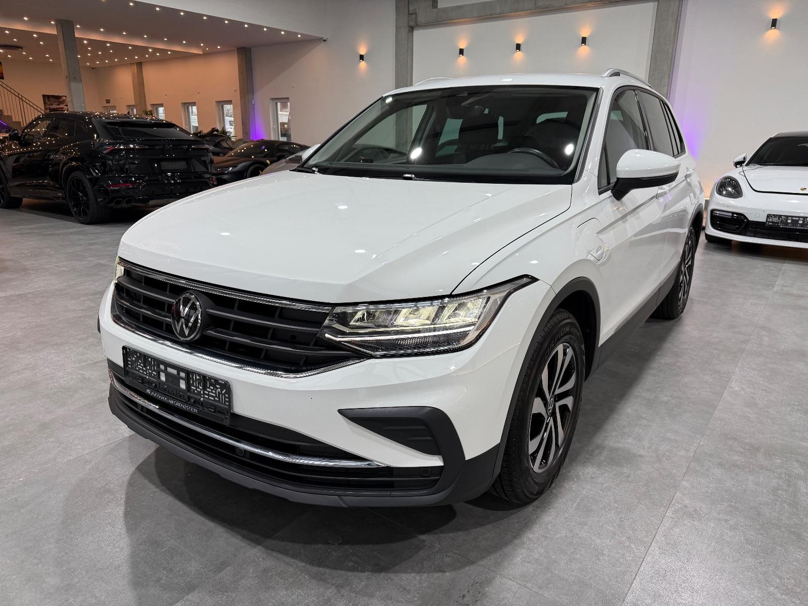 Volkswagen Tiguan Active eHybrid*LED*Ambiente*CarPlay*LHZ*