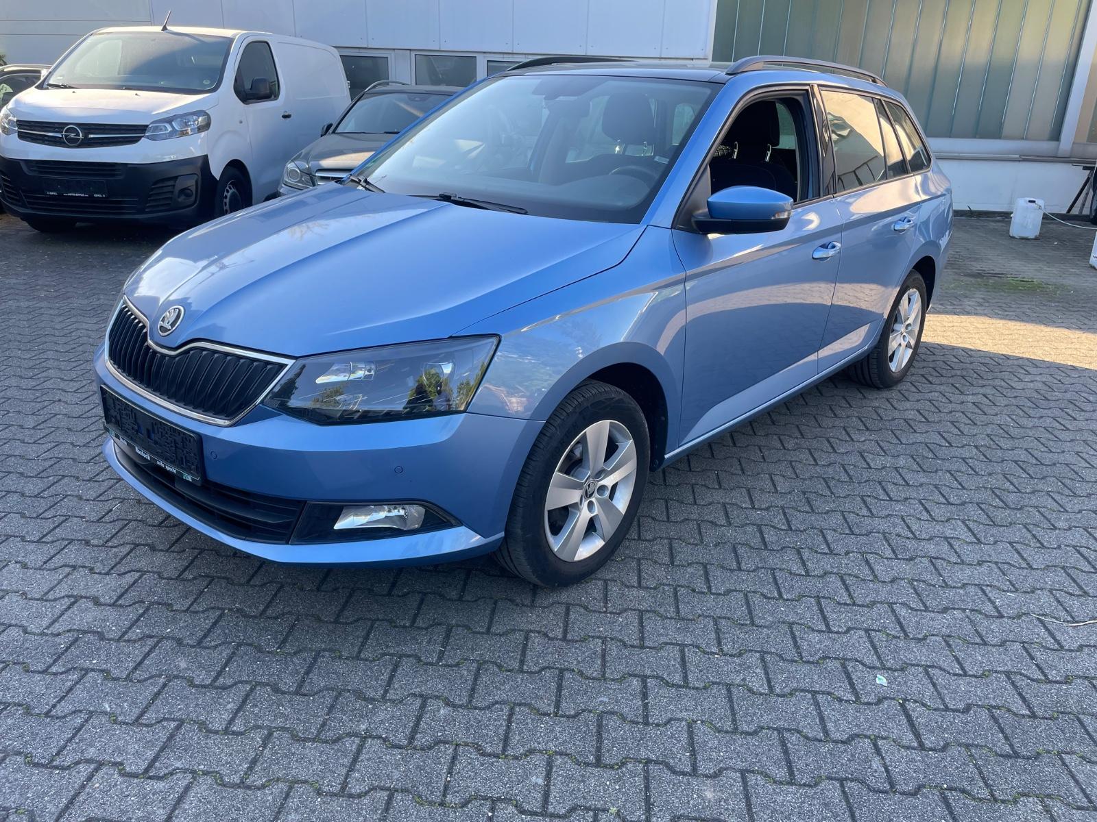 Skoda Fabia Combi Style~DSG~Navi~ACC~Pano~PDC~Shz~8Fac