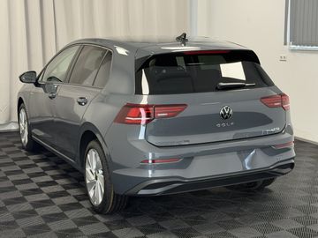 Volkswagen Golf - 6