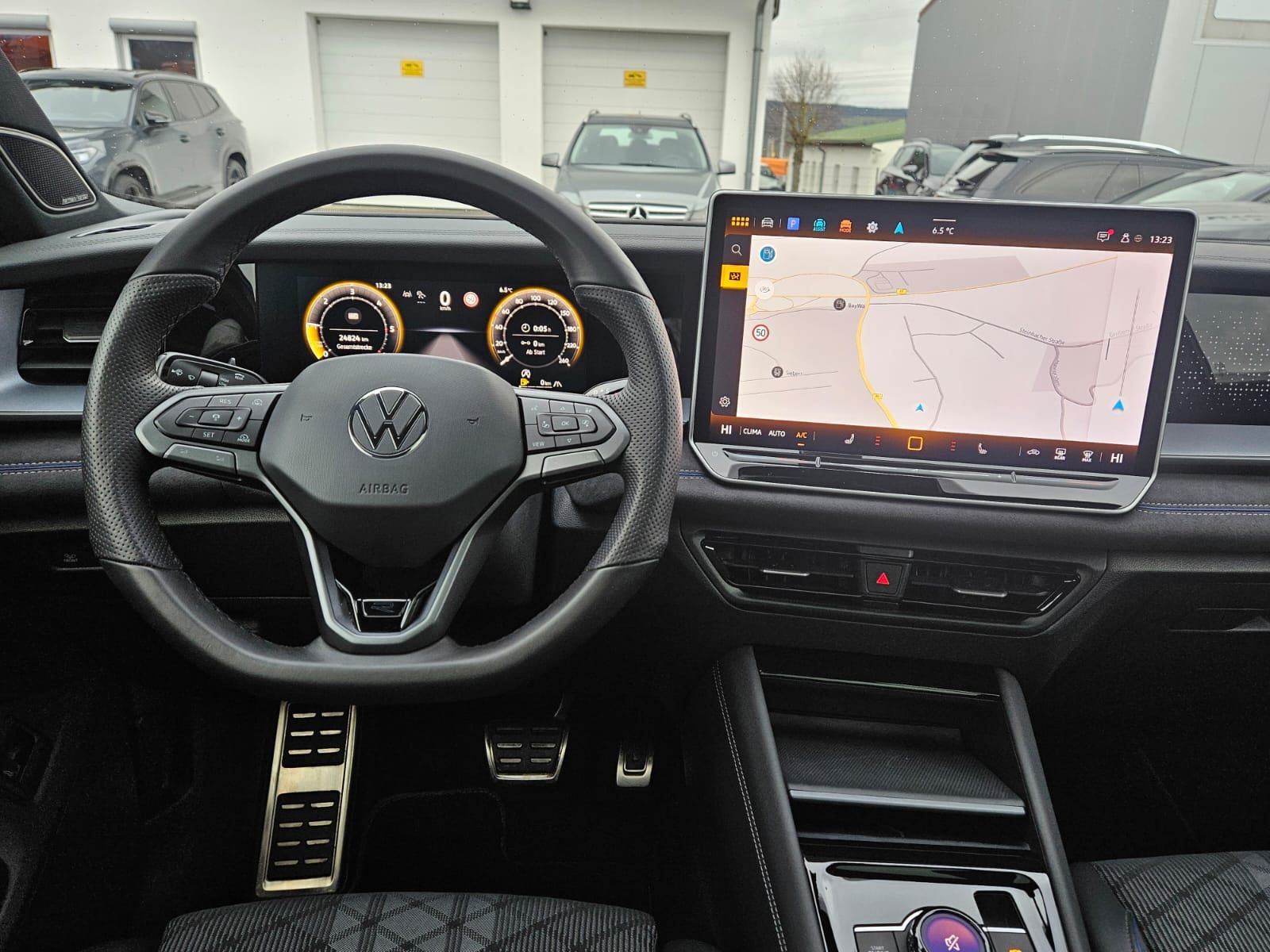 Fahrzeugabbildung Volkswagen Tayron 2.0 TDI 4M R-Line BLACK*7Si*MATRIX*PANO