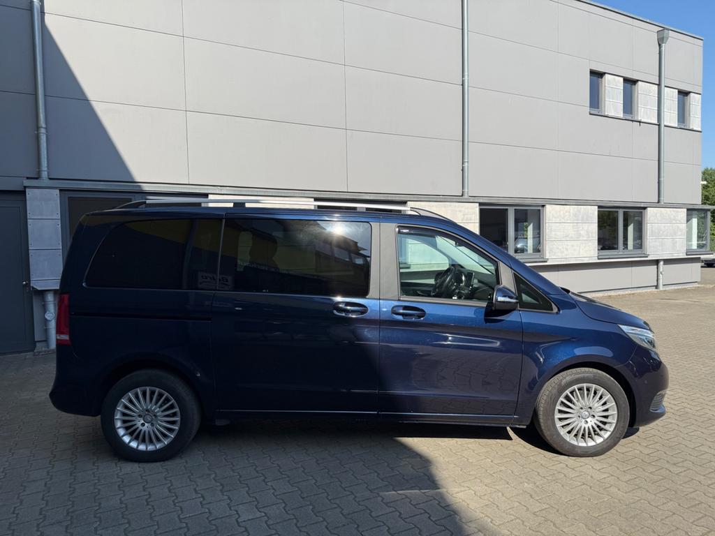 Mercedes-Benz V 220