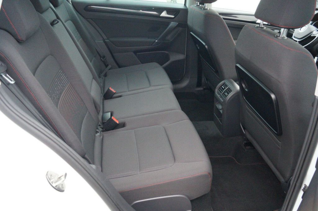 Fahrzeugabbildung Volkswagen GOLF SPORTSVAN VII SOUND BMT*PANORAMA+AHK+NAVI*
