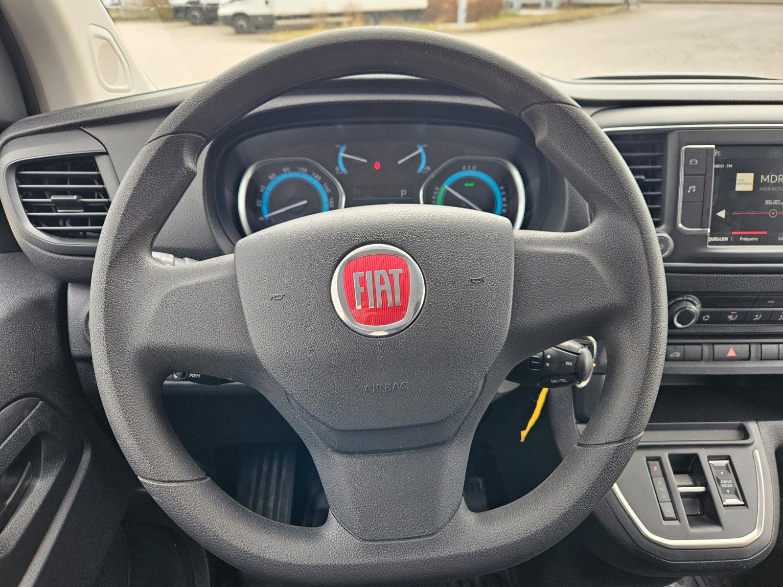 Fahrzeugabbildung Fiat E- Scudo Kasten L3 75kWh