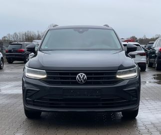 Volkswagen Tiguan - 2