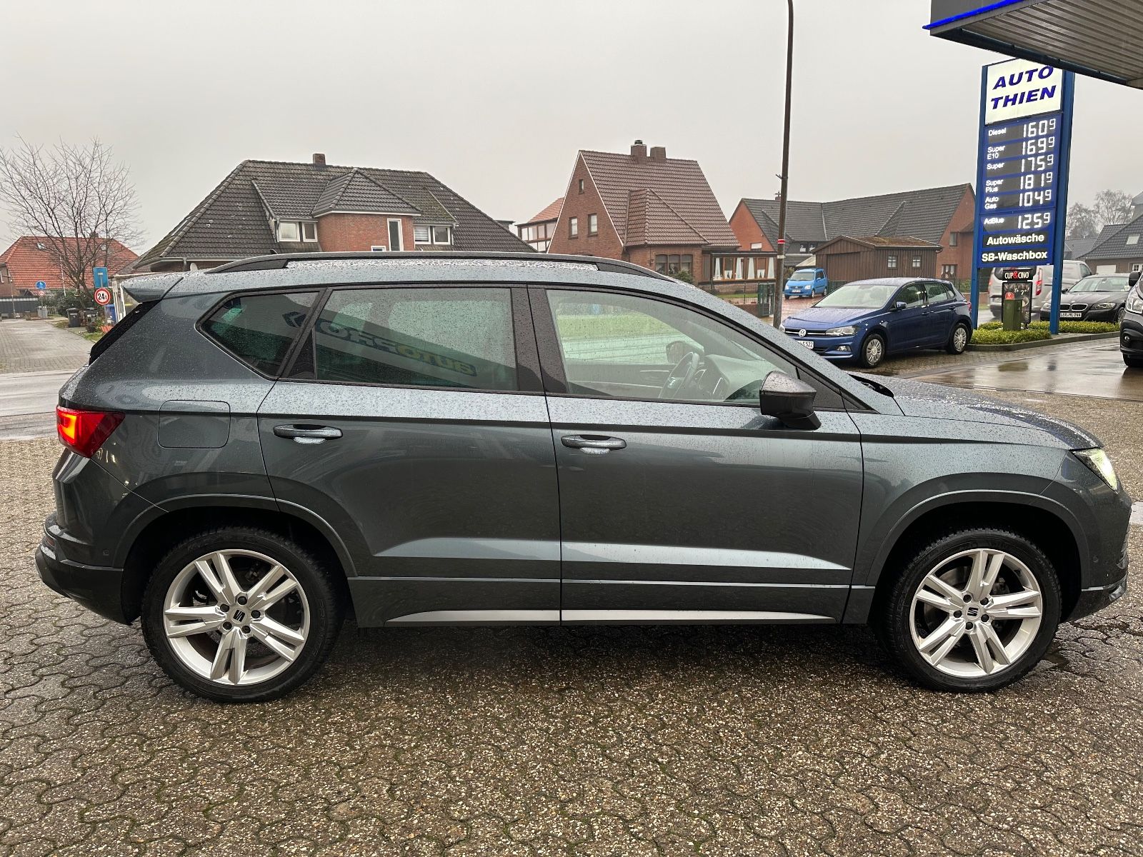 Fahrzeugabbildung SEAT Ateca 2.0 TDI FR DSG AHK/Navi/Dinamica/Beats
