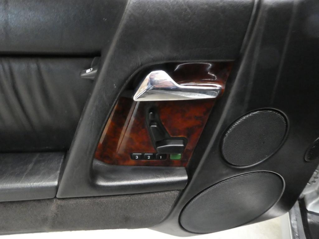 Mercedes-Benz SL 320