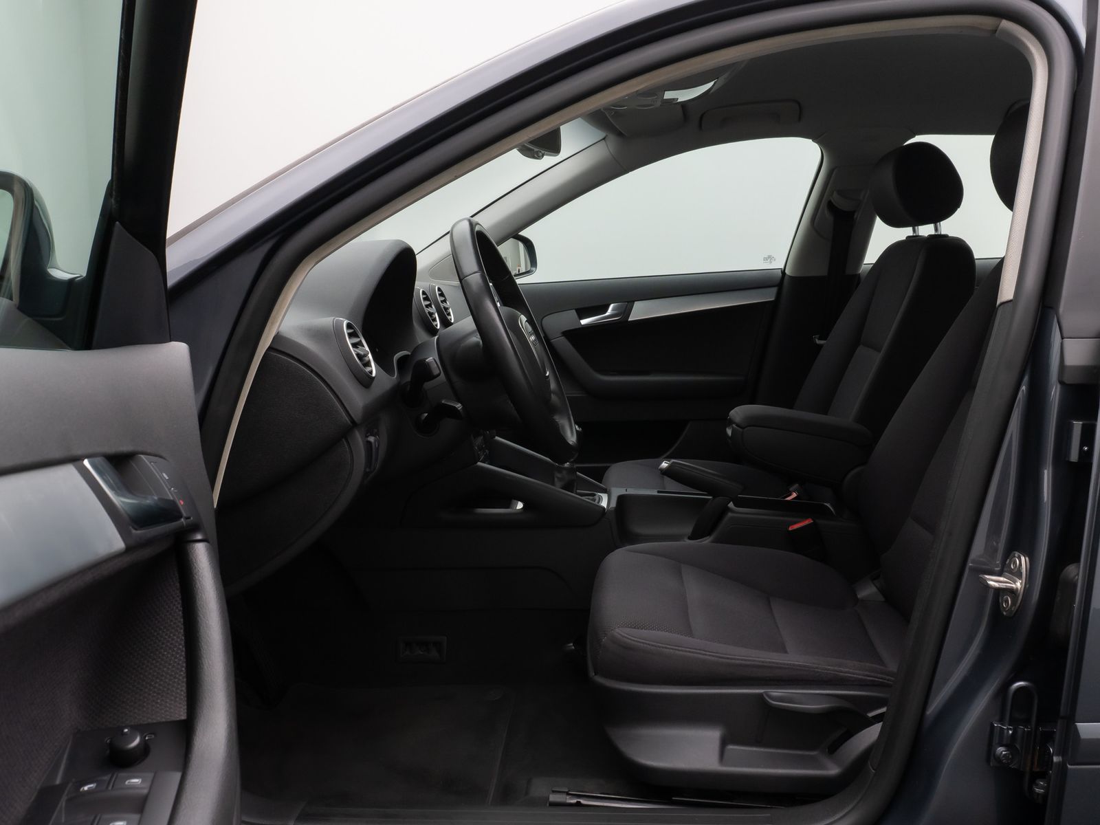 Fahrzeugabbildung Audi A3 Sportback 1.6 FSI Ambiente Sitzhzg PDC Xenon