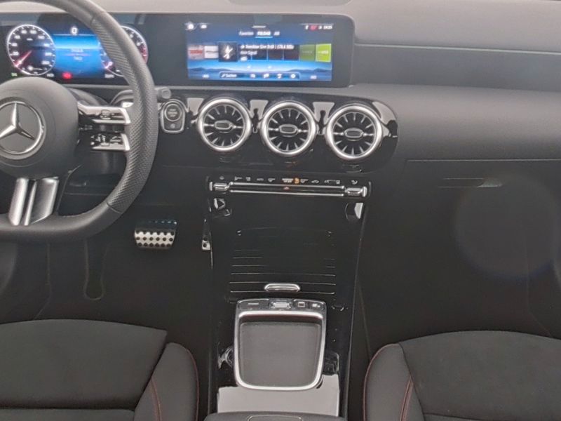 Mercedes-Benz A 180 - Bild 11