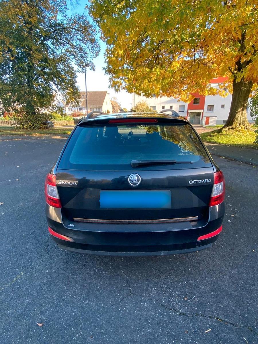 Skoda Octavia 2013 — engine 105 HP (77kW)
