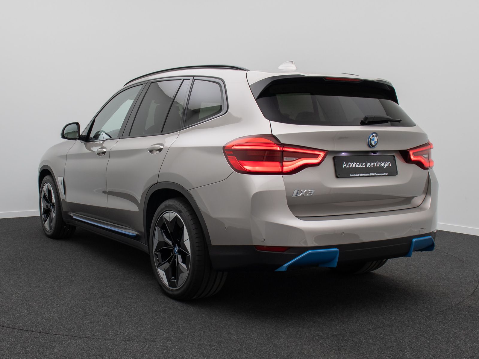 Fahrzeugabbildung BMW iX3 IMPRESSIVE DAB 360&deg;HUD ACC Memory H/K 20Zoll