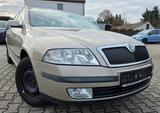 Skoda Octavia Combi Ambiente 1.6 MPI,PDC,Shz,Ahk, - Skoda Octavia: Mpi