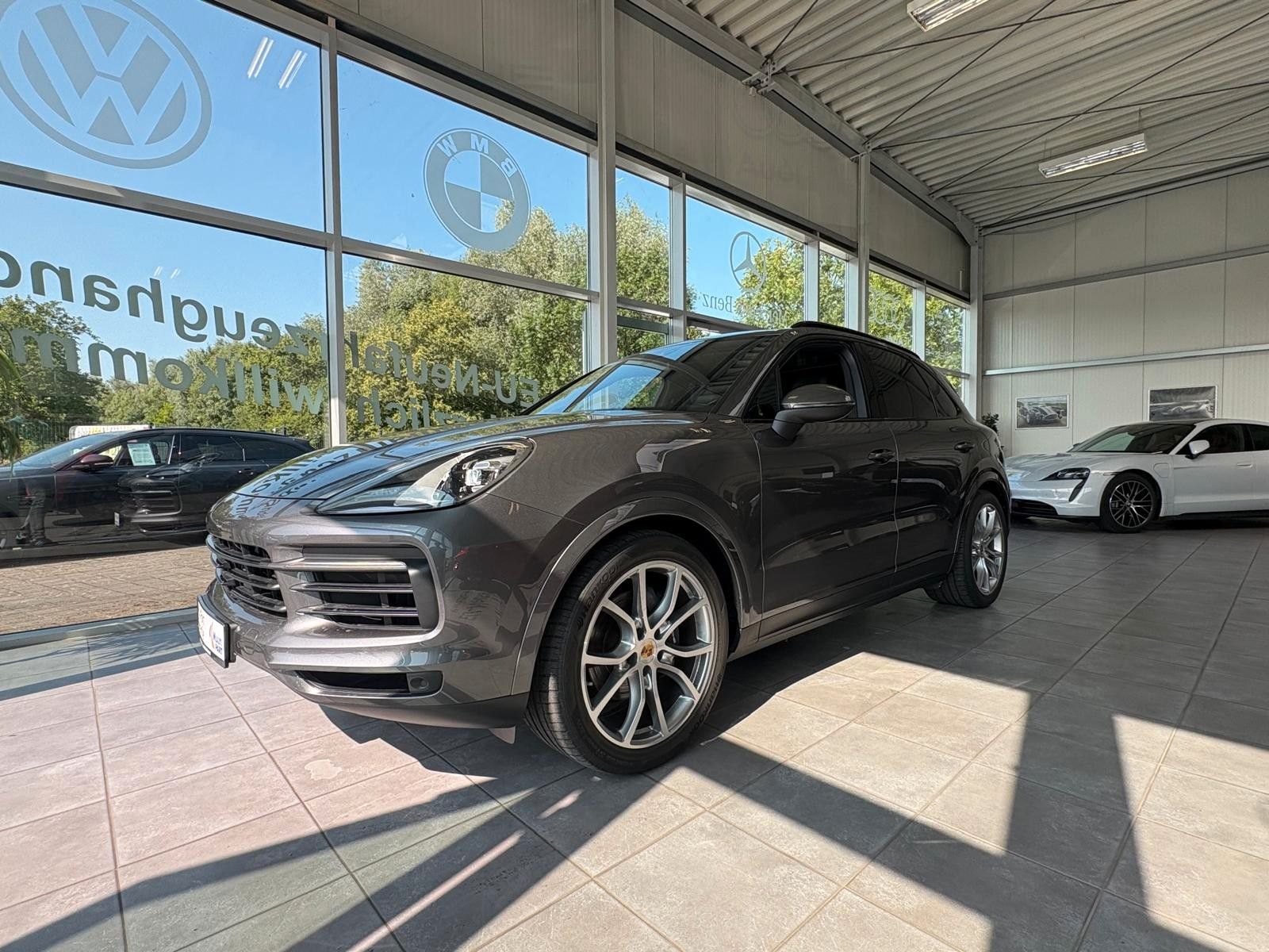 Fahrzeugabbildung Porsche Cayenne, pano, luft volleder ahk,21 zoll, stdhz